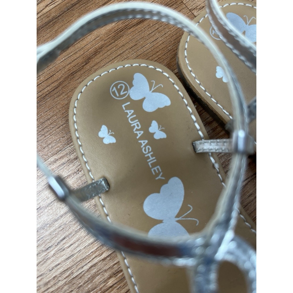 Laura Ashley Toddler Girls Sandals‎ Size 12 Silver NEW - Picture 6 of 10